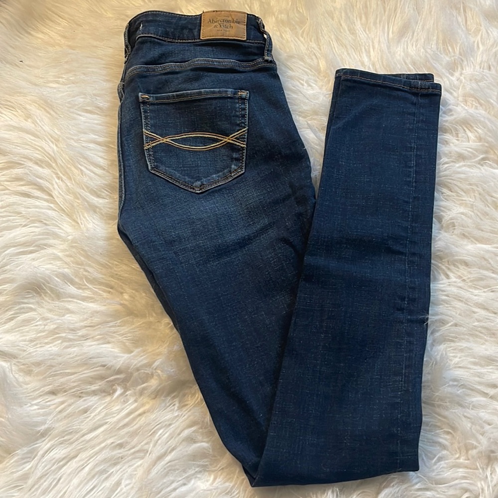 Abercrombie & Fitch Dark Blue Wash Skinny Jeans Size 00R